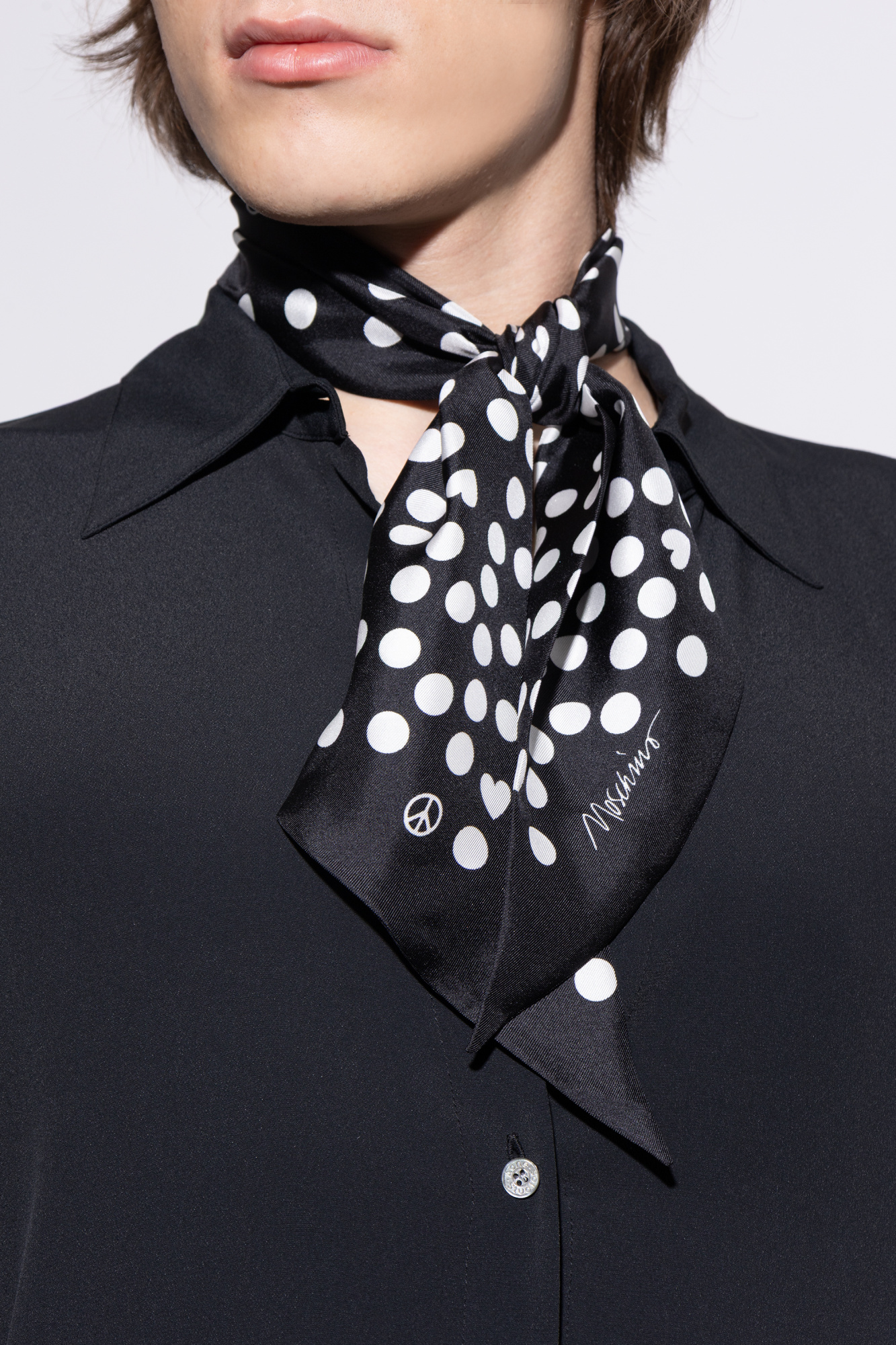 スカーフ Moschino Silk Scarf Silk scarf with beautiful print by Moschino - Besos Scarves